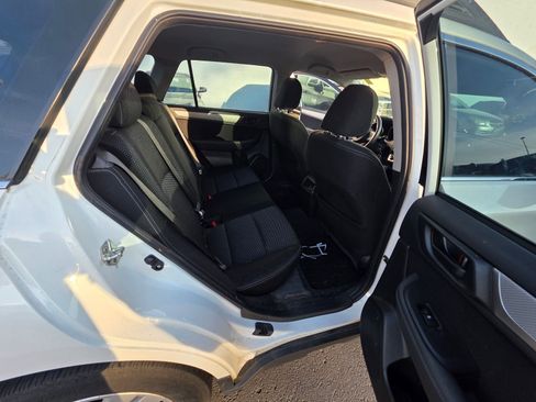Used 2019 Subaru Outback 2.5i image 14