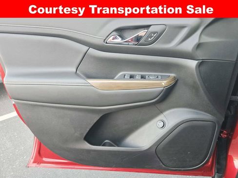 Used 2023 GMC Acadia SLE w/ Driver Convenience Package FWD image 35