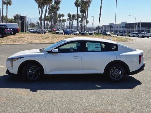 New 2026 Kia K4 LXS image 11