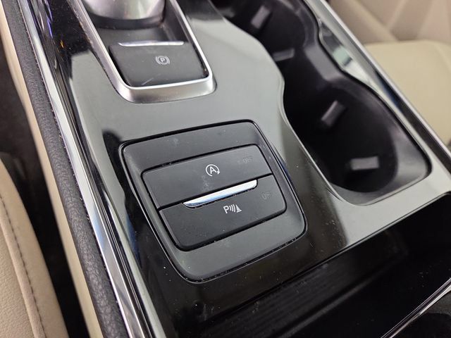 Used 2020 Ford Edge Titanium AWD/4WD image 27