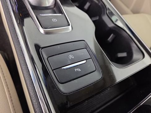 Used 2020 Ford Edge Titanium AWD/4WD image 27