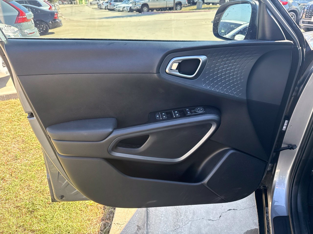 Used 2024 Kia Soul EX FWD image 16