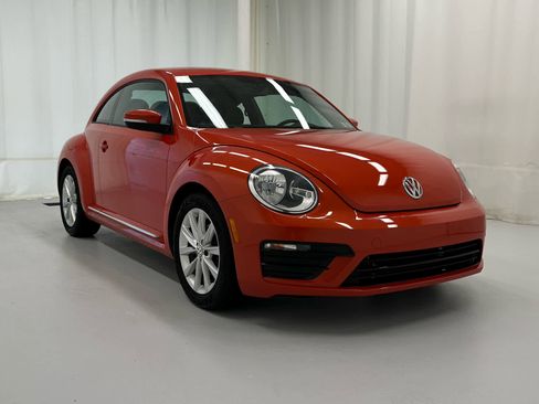 Used 2018 Volkswagen Beetle 2.0T S FWD image 2