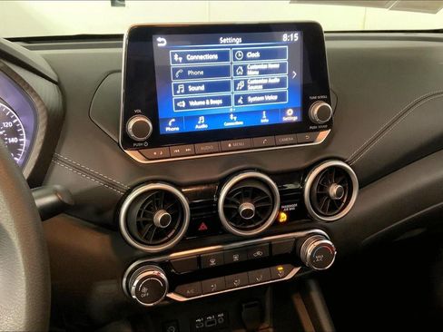 Used 2024 Nissan Sentra SV image 6