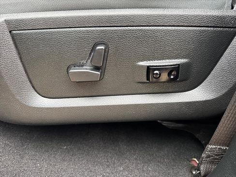 Used 2018 RAM 1500 Big Horn image 27