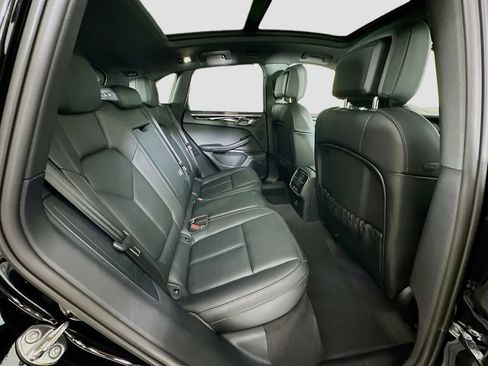 Certified 2026 Porsche Macan AWD/4WD image 31