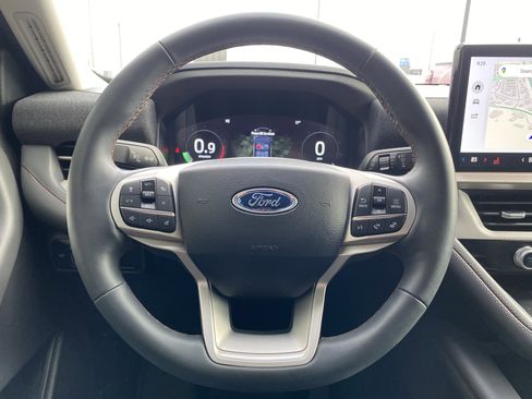 Used 2025 Ford Explorer Active image 19