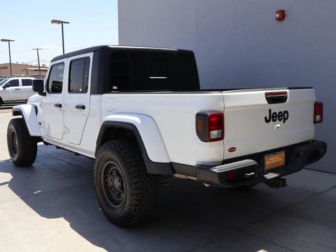 Used 2023 Jeep Gladiator Sport AWD/4WD image 3