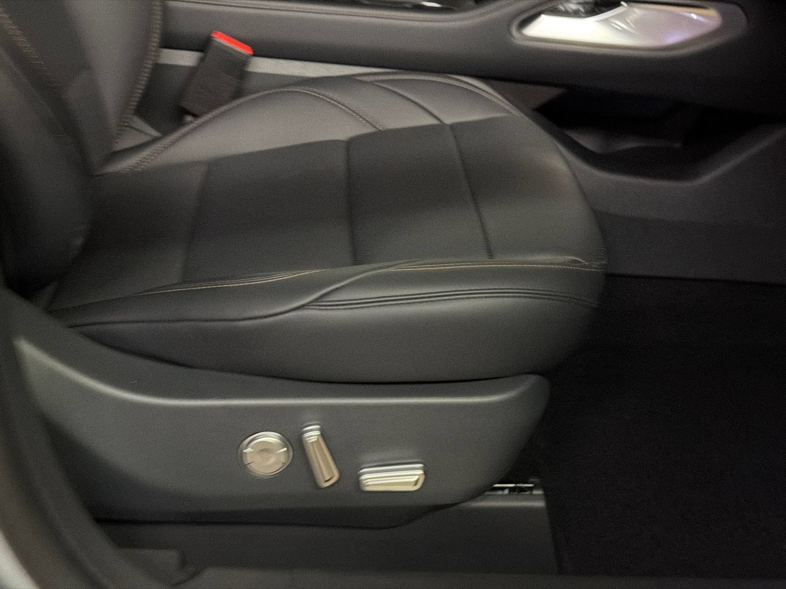 New 2026 Lincoln Nautilus Premier AWD/4WD image 11