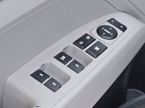 Used 2019 Hyundai Elantra SE image 26