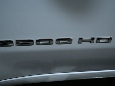 Used 2022 GMC Sierra 2500 SLT w/ SLT Convenience Package image 11