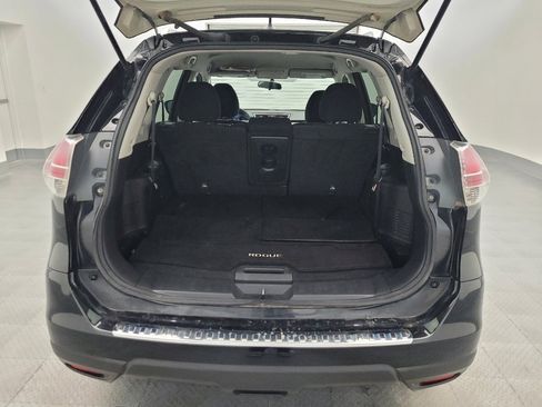 Used 2016 Nissan Rogue SV w/ SV Family Package image 29