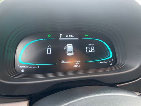 Used 2025 Hyundai Venue SEL image 36