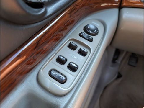 Used 2004 Buick Le Sabre Custom FWD image 19
