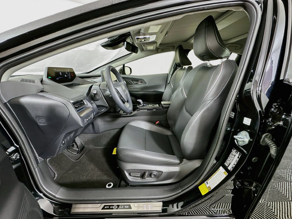 Certified 2026 Toyota Prius XLE FWD image 21