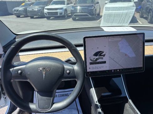 Used 2018 Tesla Model 3 Long Range RWD image 11