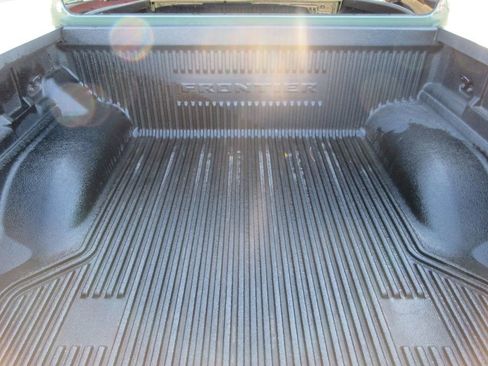 Used 2023 Nissan Frontier SV image 12