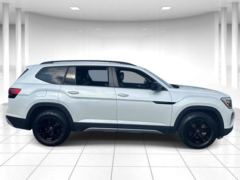 Certified 2024 Volkswagen Atlas Peak Edition SEL AWD/4WD image 2