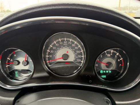 Used 2014 Chrysler 200 Touring image 22