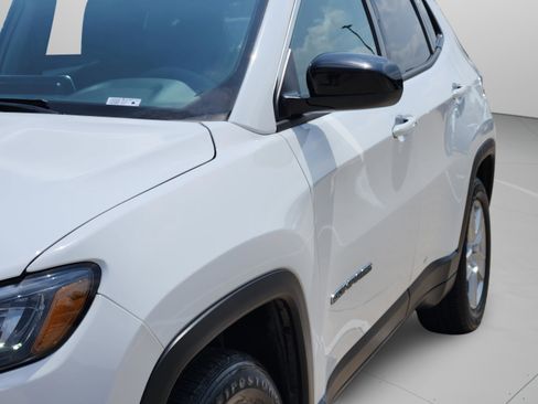 Used 2022 Jeep Compass Latitude FWD image 33