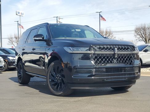New 2026 Lincoln Navigator Reserve w/ Jet Appearance Package image 1