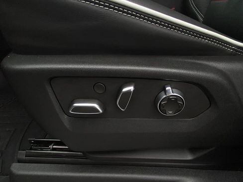 Used 2025 GMC Yukon AT4 Ultimate image 10