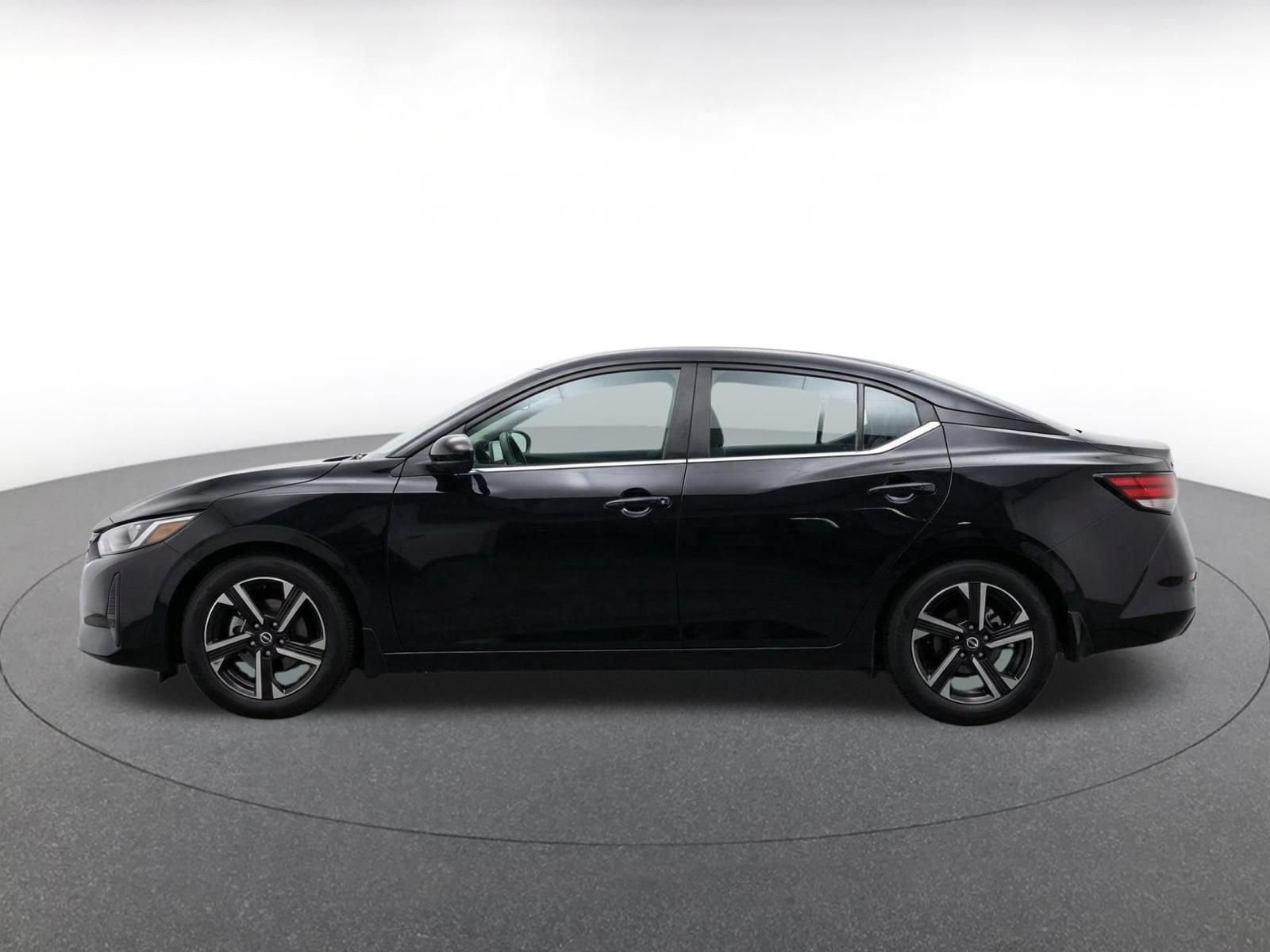 Used 2025 Nissan Sentra SV FWD image 4