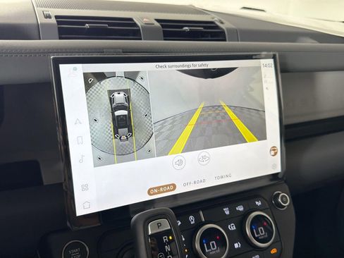 New 2026 Land Rover Defender 110 X-Dynamic SE AWD/4WD image 16