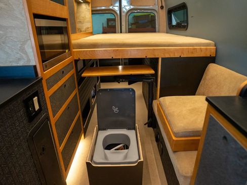Used 2024 Mercedes-Benz Sprinter 2500 image 30