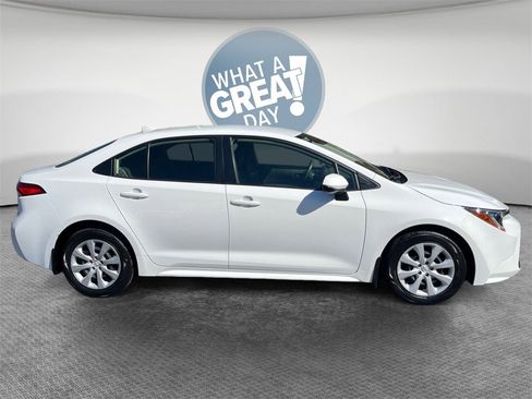 Certified 2023 Toyota Corolla LE image 2