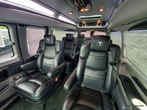 Used 2021 GMC Savana 3500 LS w/ Chrome Appearance Package RWD image 30