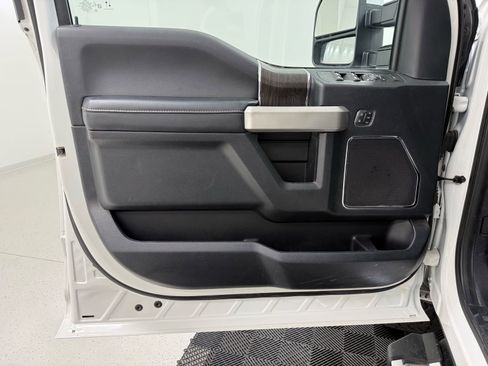 Used 2021 Ford F250 Lariat w/ Lariat Value Package image 17