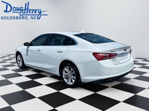 Used 2019 Chevrolet Malibu LT w/ Driver Confidence Package II FWD image 3