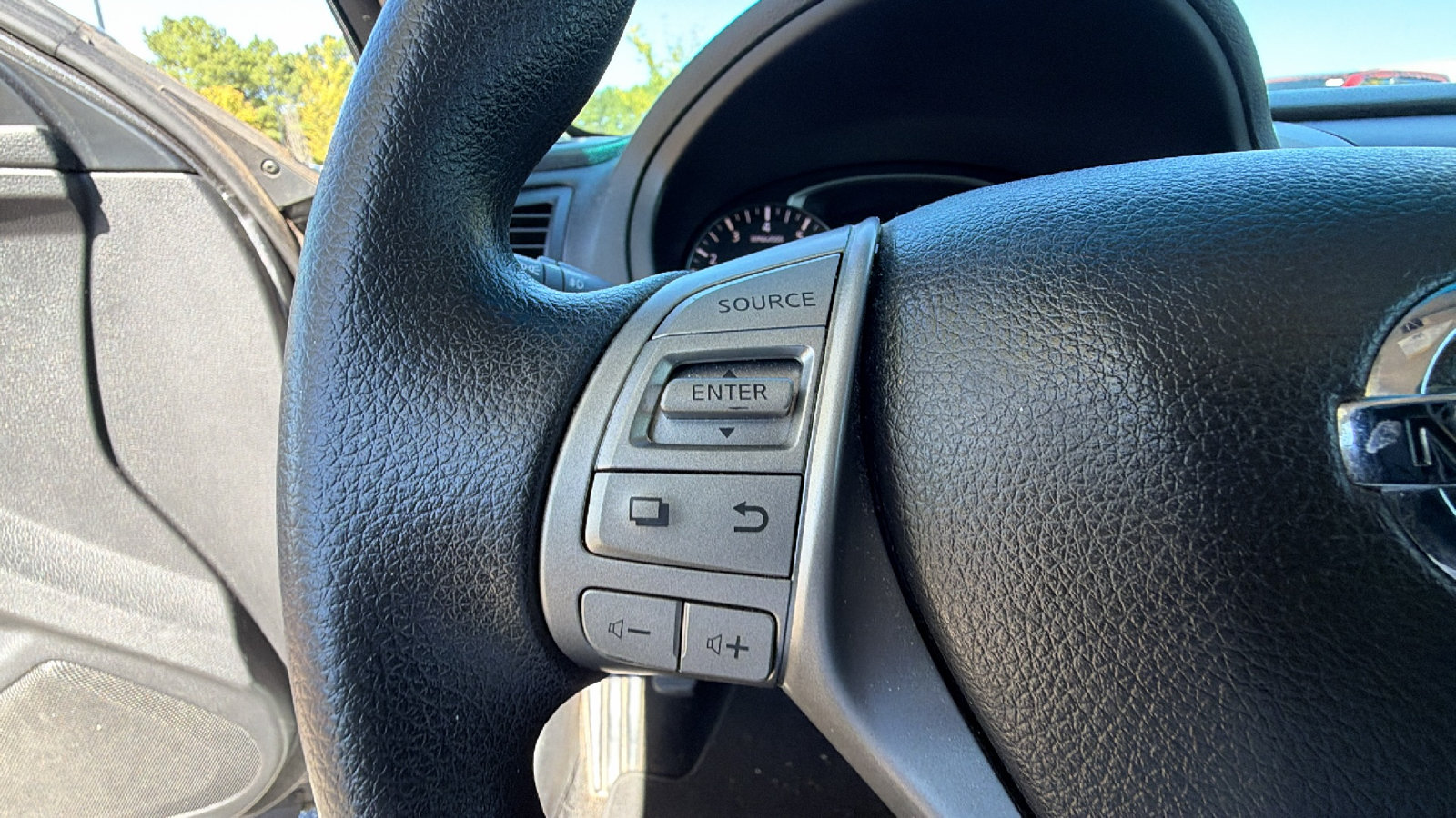 Used 2014 Nissan Altima 2.5 S w/ Sport Value Package FWD image 26