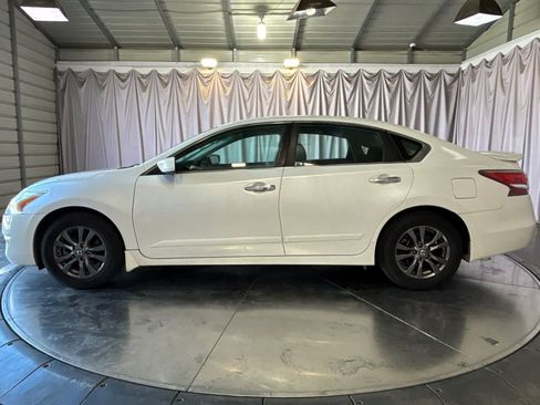Used 2015 Nissan Altima 2.5 S w/ Special Edition Package FWD image 6