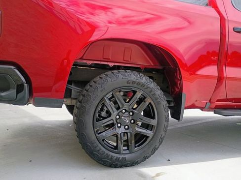 Used 2025 Chevrolet Silverado 1500 LT Trail Boss w/ Convenience Package II AWD/4WD image 6