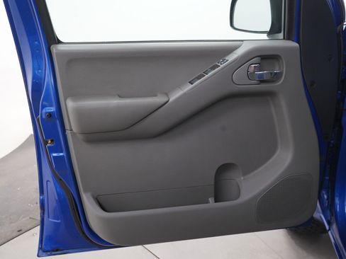 Used 2013 Nissan Frontier SV AWD/4WD image 20