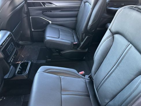 New 2026 Jeep Grand Wagoneer Limited AWD/4WD image 9