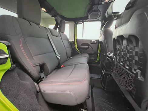 Used 2018 Jeep Wrangler Unlimited Rubicon AWD/4WD image 28