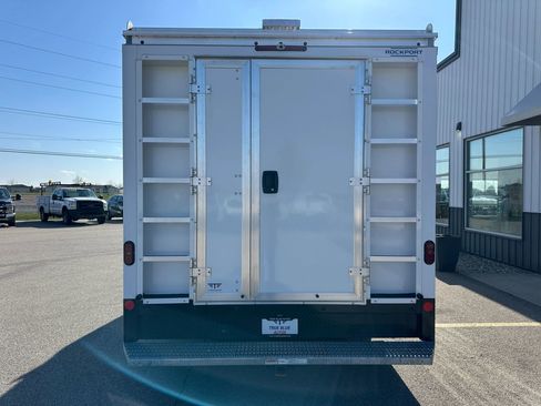 Used 2025 Ford E-450 and Econoline 450 Super Duty w/ Driver's Safety Package image 4