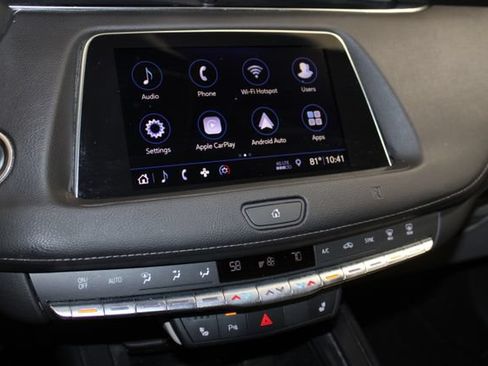 Used 2019 Cadillac XT4 Luxury w/ Cold Weather Package AWD/4WD image 15