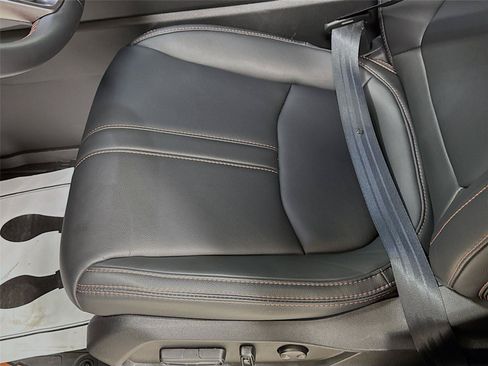 Used 2025 Honda Pilot TrailSport image 18