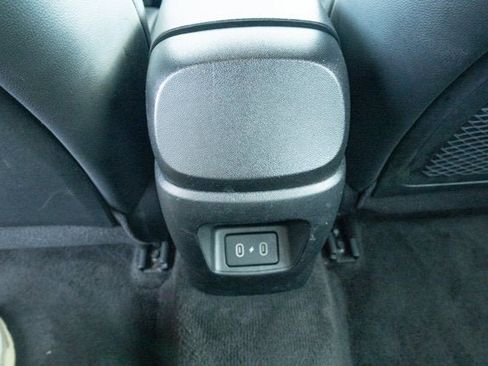 Used 2025 Hyundai Elantra Limited image 33