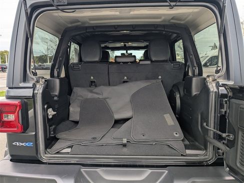Used 2023 Jeep Wrangler Sahara image 15