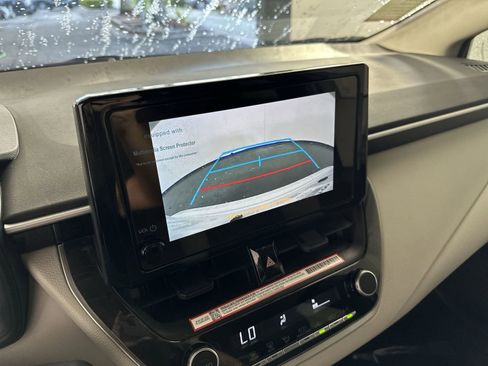 Used 2025 Toyota Corolla LE image 21