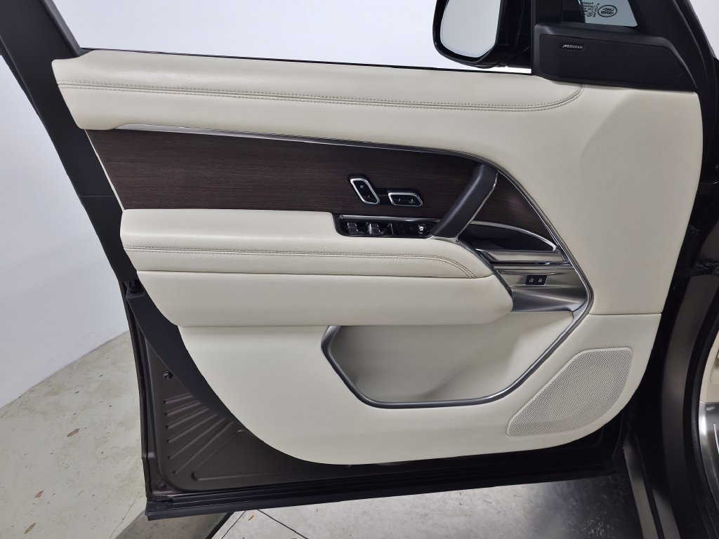 Used 2023 Land Rover Range Rover SE AWD/4WD image 14