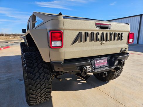 Used 2023 Jeep Gladiator Sport AWD/4WD image 22