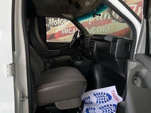 Used 2014 GMC Savana 3500 Extended image 13