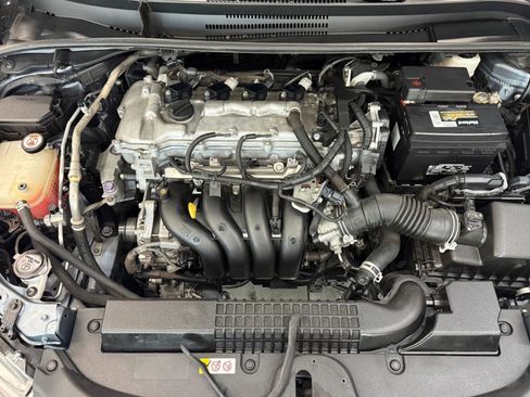 Used 2020 Toyota Corolla LE FWD image 39