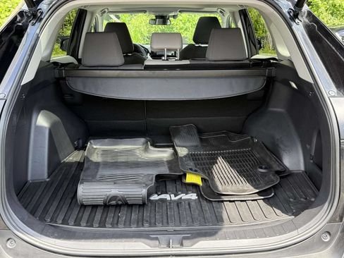 Used 2022 Toyota RAV4 XLE w/ Convenience Package AWD/4WD image 11